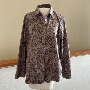 Chicos all season coolmax no iron leopard button down top size 2